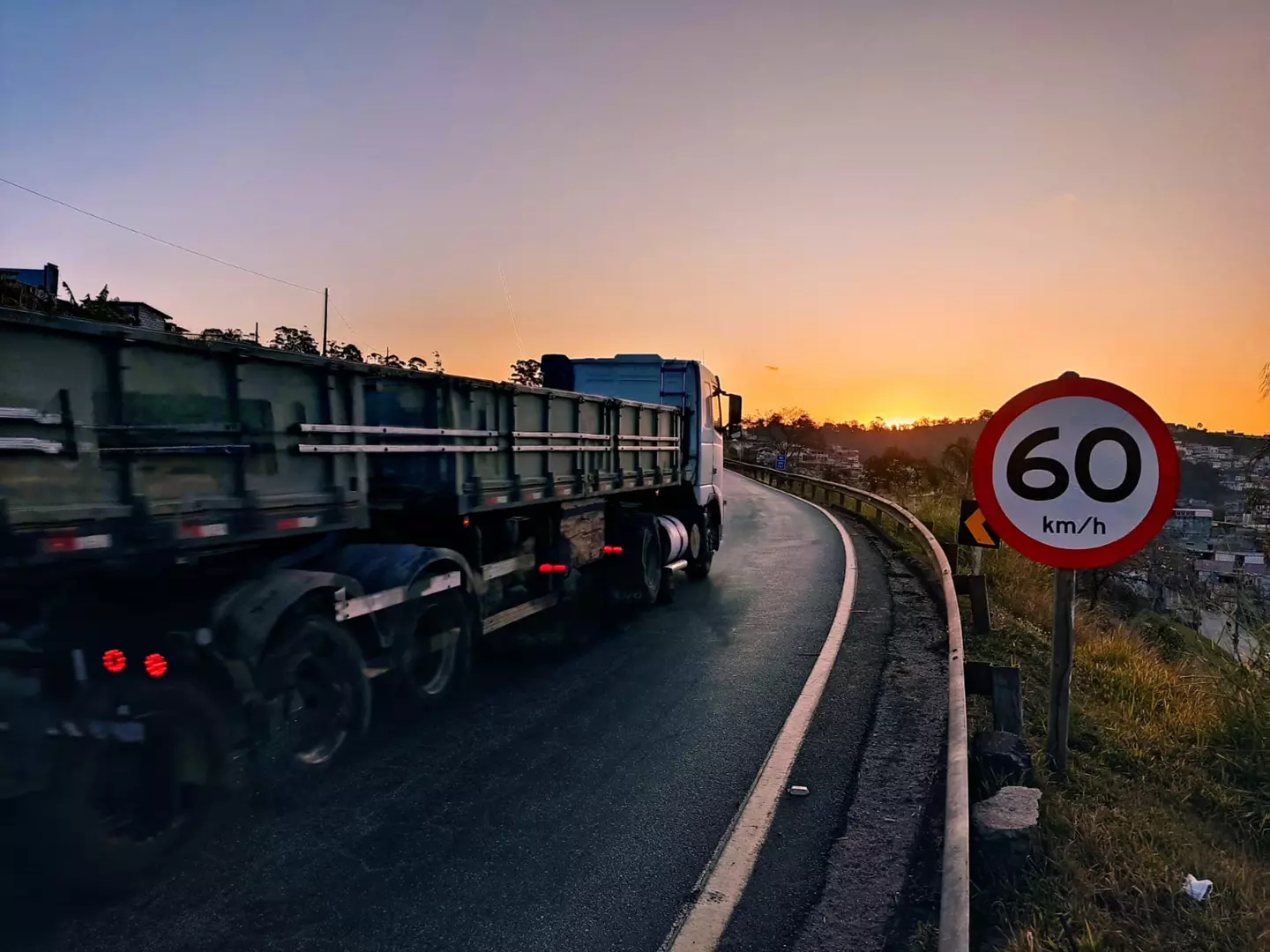 Auxílio de R$ 1 mil para caminhoneiros começa a ser pago em 9 de agosto; veja calendário